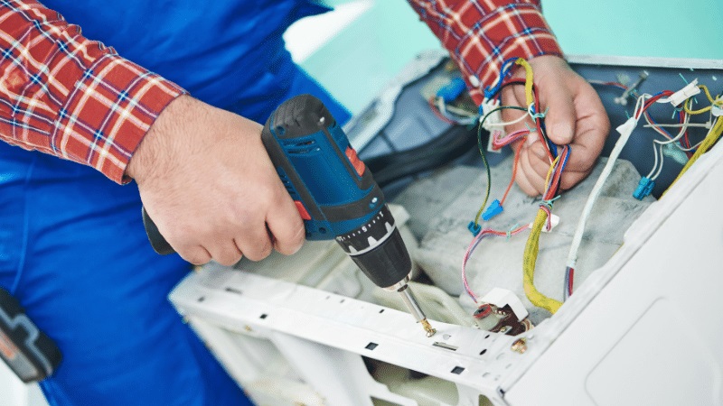 Saruhanlı ECA ECA çamaşır makinesi kart tamiri – Su almama arızası orijinal parça ile giderildi. - Teknik servis örneği